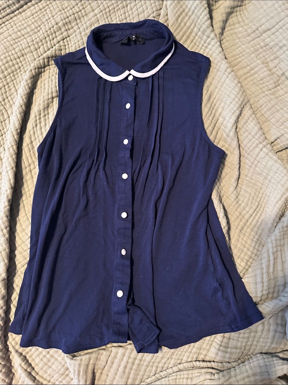 Sleeveless Navy Button-Down Blouse with White-Trim Collar